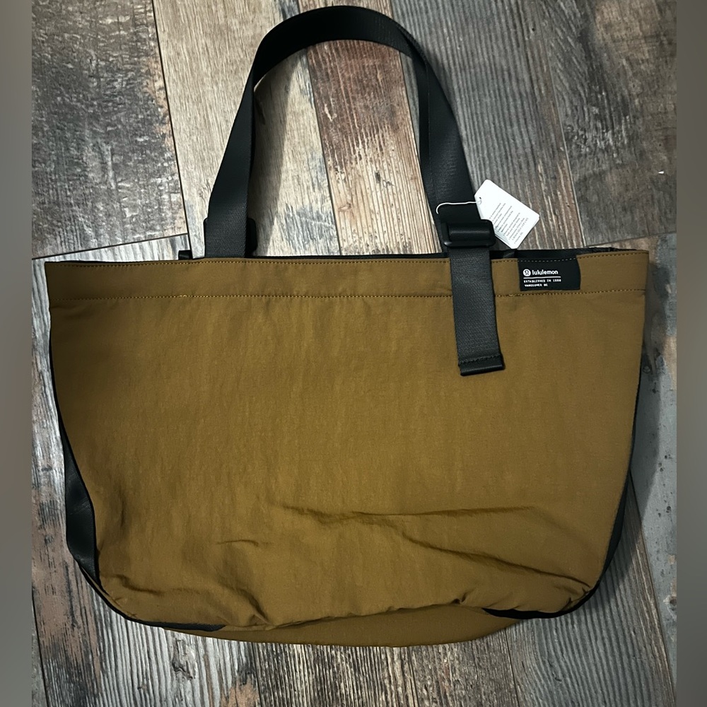 Lululemon clean lines tote burn caramel